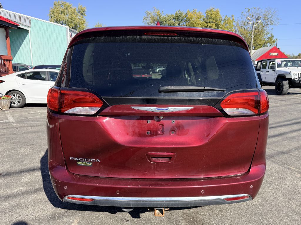 Photo 4 of this CHRYSLER PACIFICA