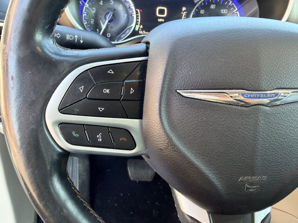 Photo 18 of this CHRYSLER PACIFICA