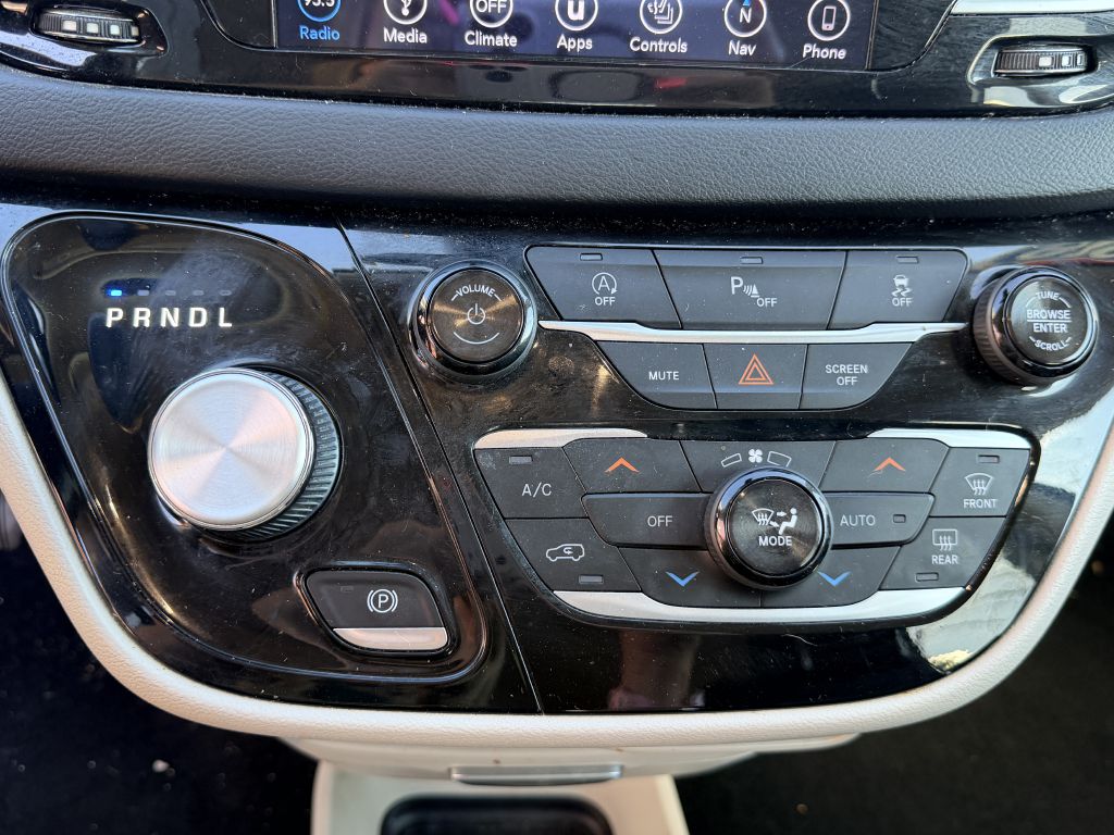 Photo 22 of this CHRYSLER PACIFICA
