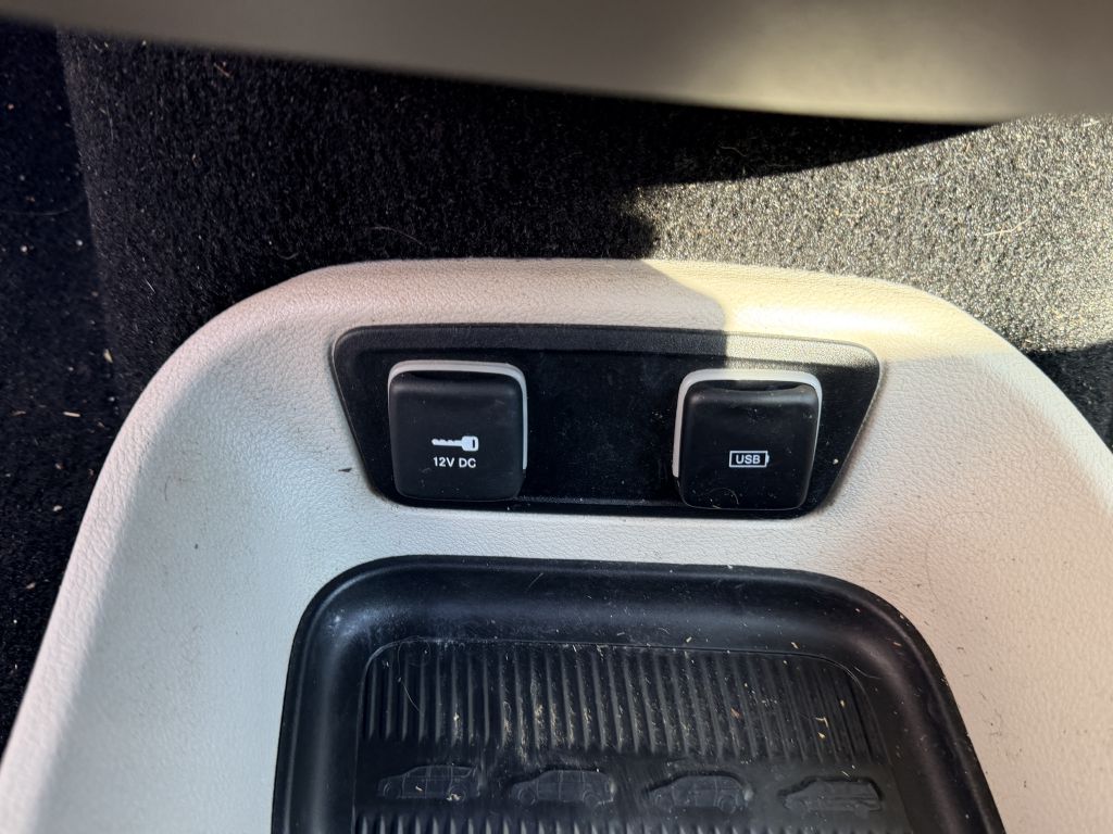 Photo 24 of this CHRYSLER PACIFICA