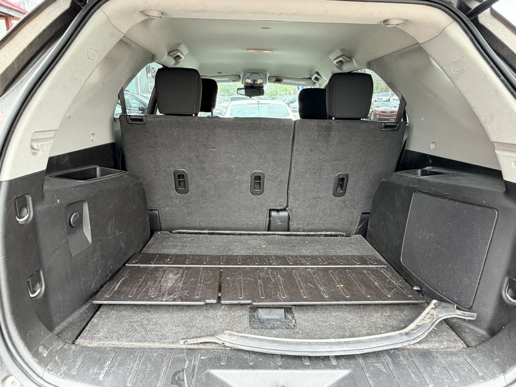 Photo 5 of this CHEVROLET EQUINOX