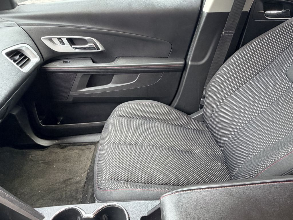 Photo 12 of this CHEVROLET EQUINOX