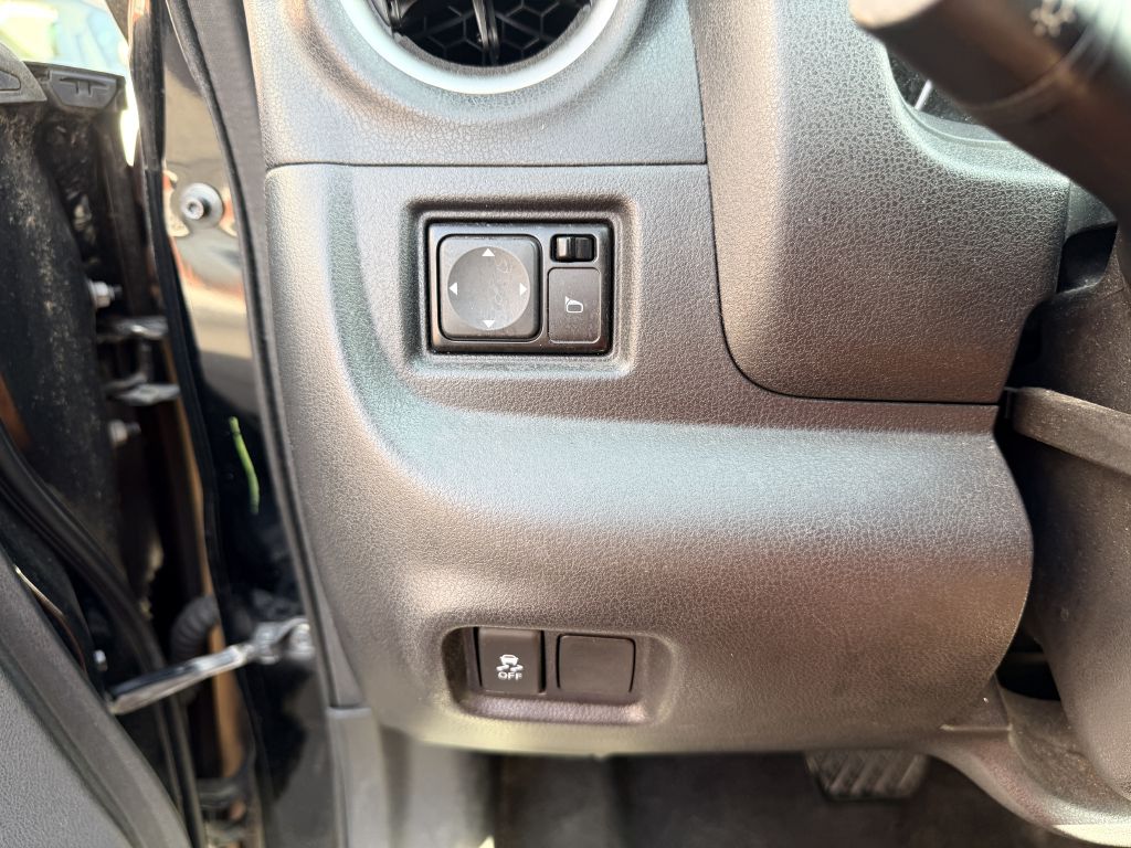 Photo 13 of this NISSAN VERSA NOTE