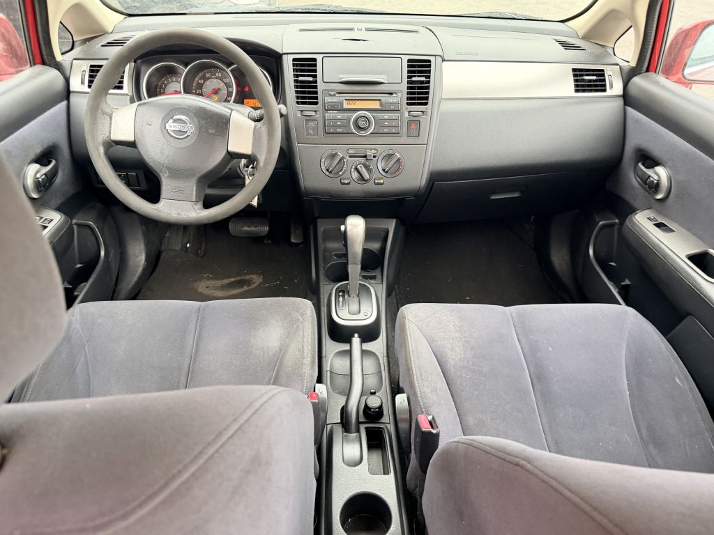 Photo 6 of this NISSAN VERSA