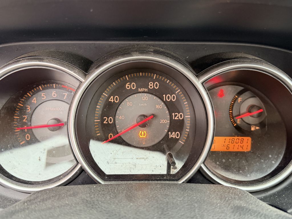 Photo 14 of this NISSAN VERSA