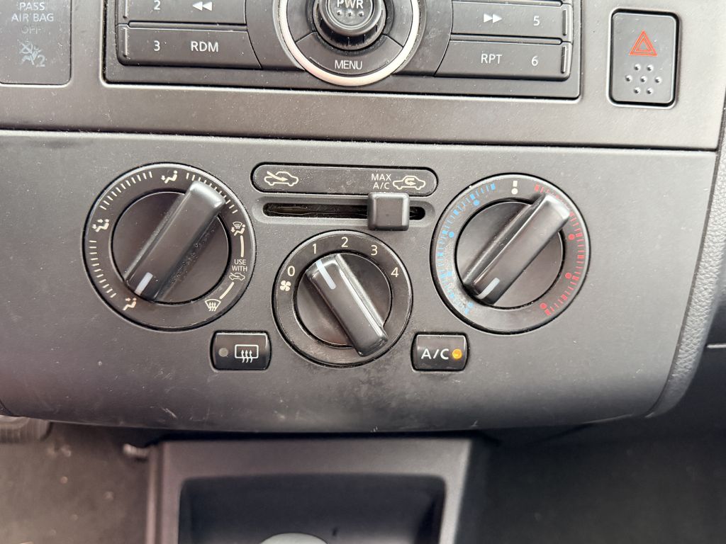 Photo 16 of this NISSAN VERSA