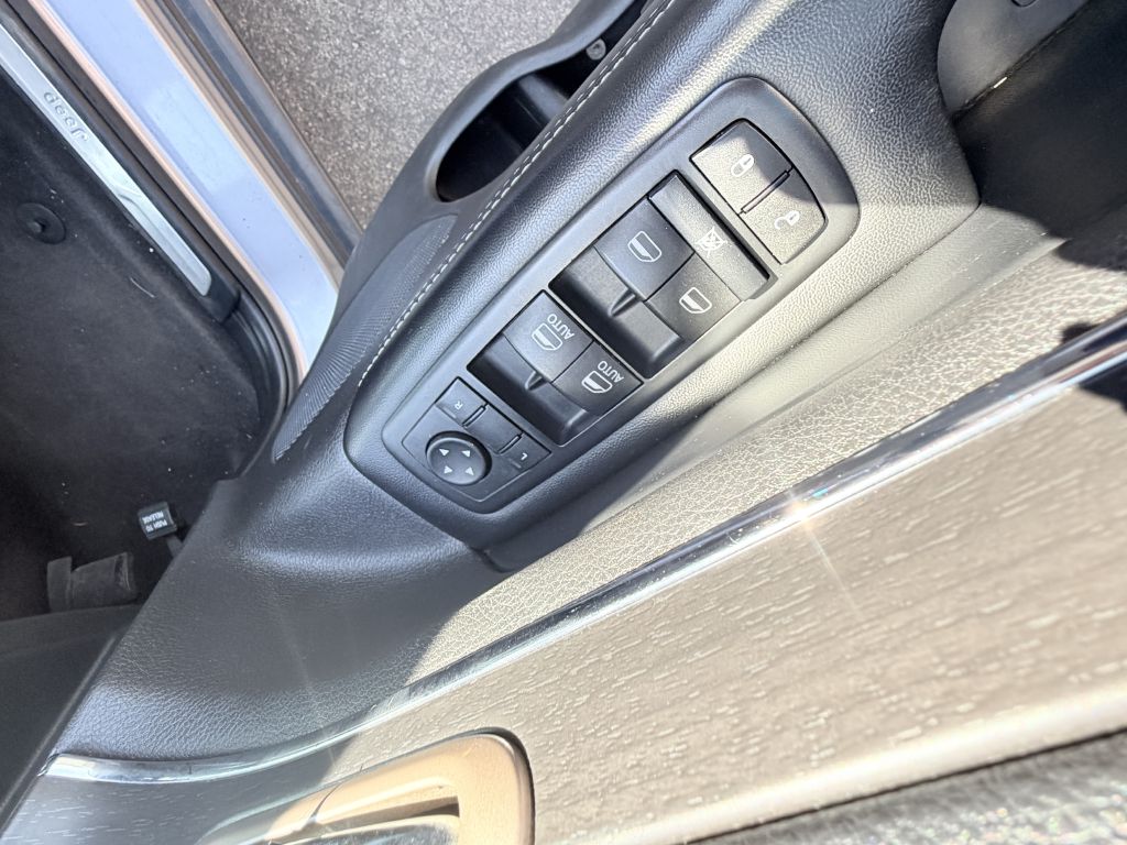 Photo 9 of this JEEP GRAND CHEROKEE