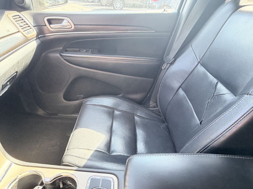 Photo 13 of this JEEP GRAND CHEROKEE