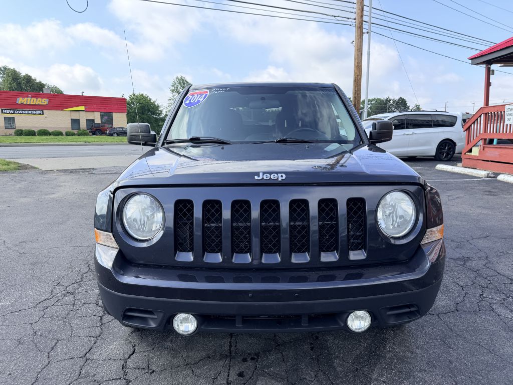 Photo 2 of this JEEP PATRIOT