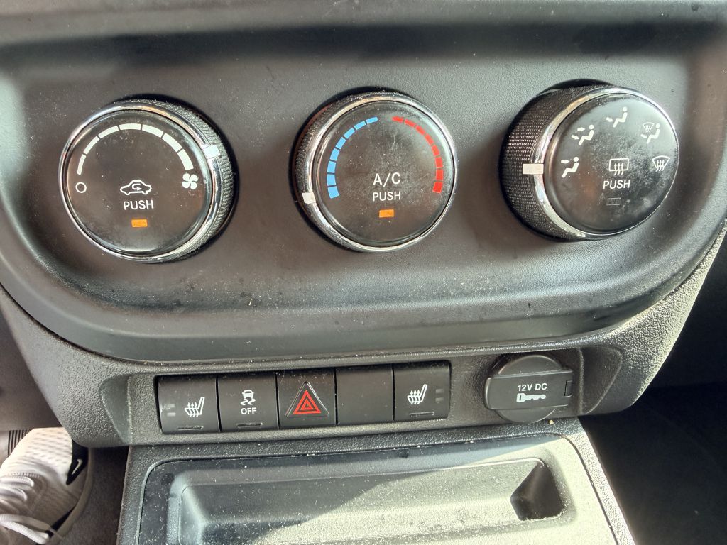 Photo 17 of this JEEP PATRIOT