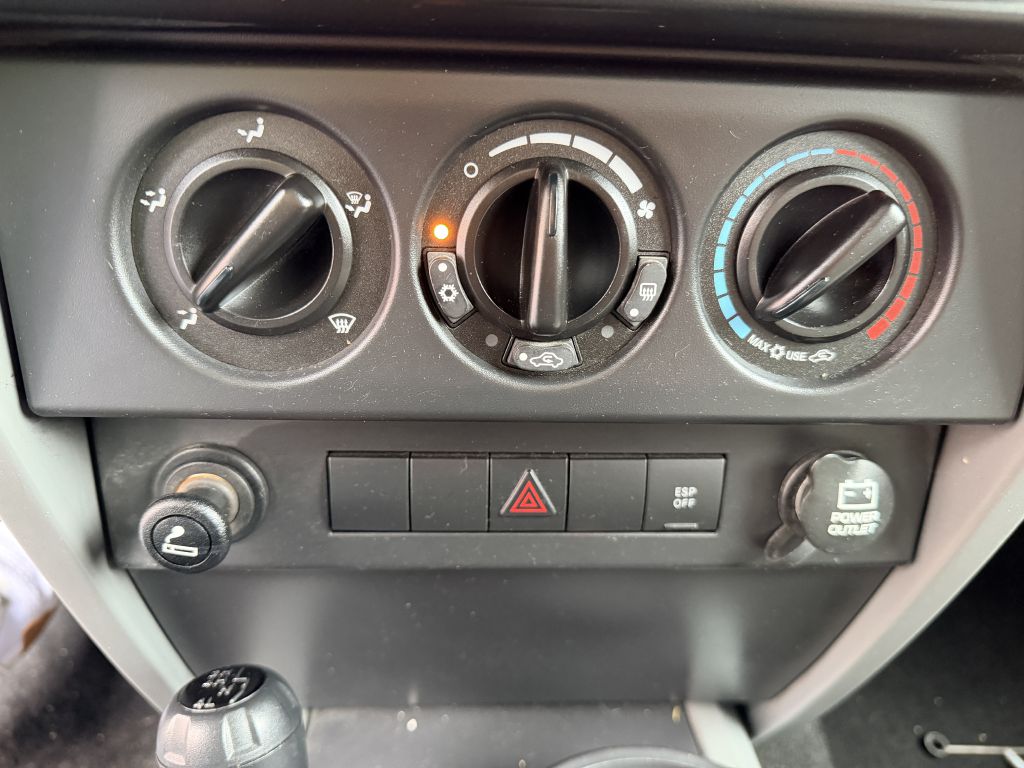 Photo 14 of this JEEP WRANGLER
