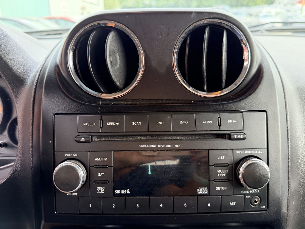 Photo 16 of this JEEP PATRIOT