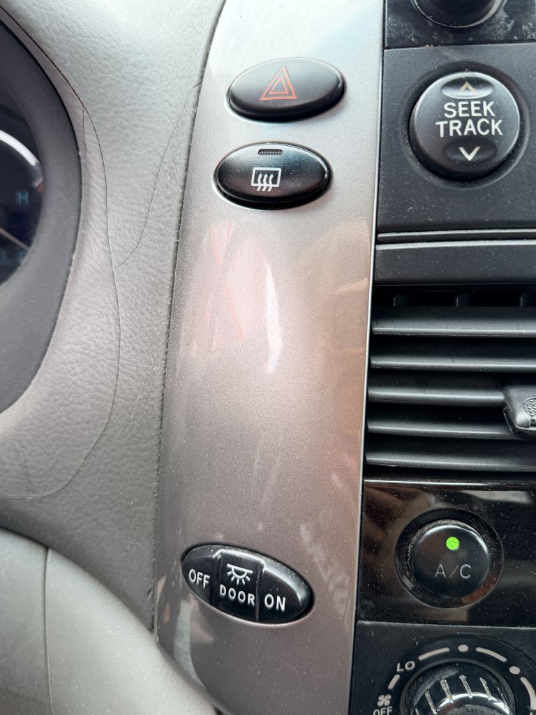 Photo 19 of this TOYOTA SIENNA