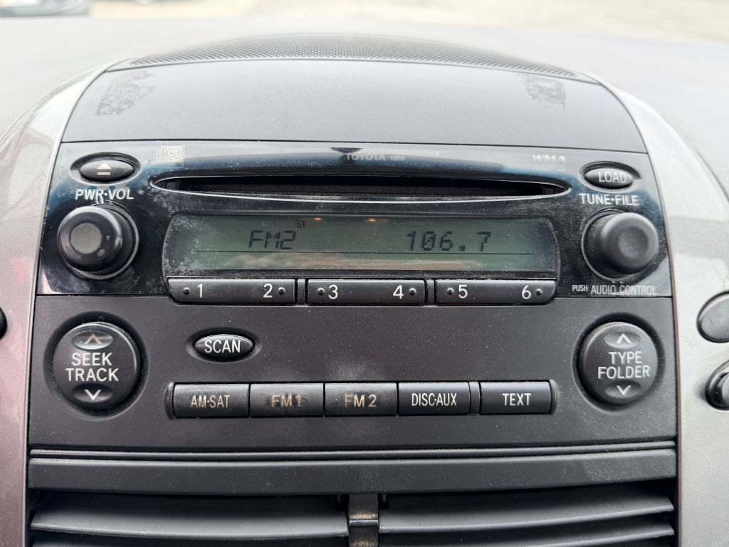 Photo 20 of this TOYOTA SIENNA