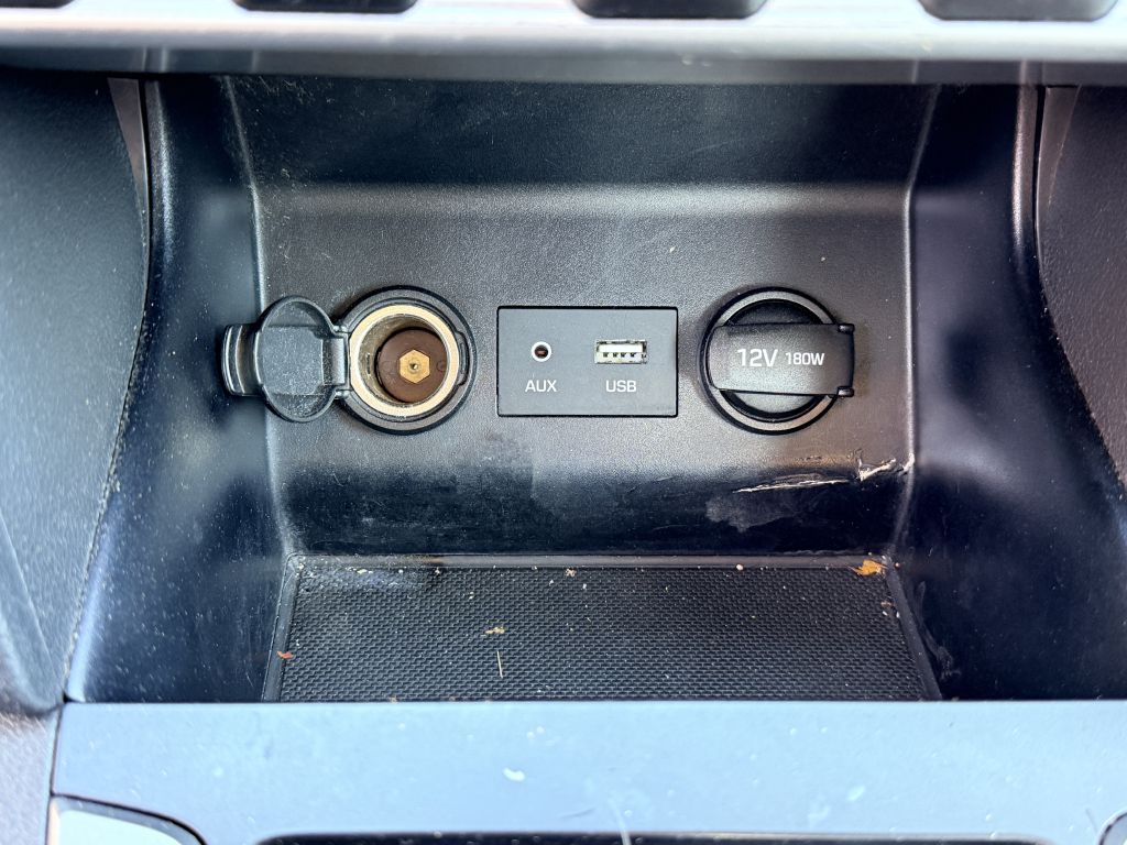 Photo 18 of this HYUNDAI ELANTRA