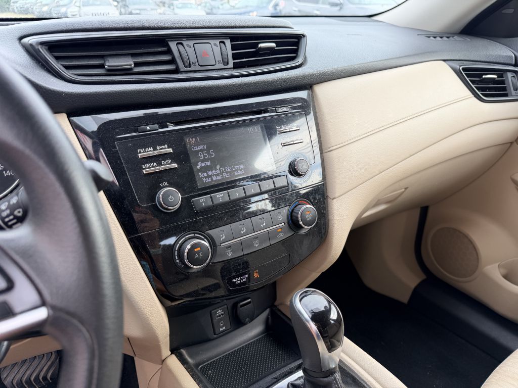 Photo 11 of this NISSAN ROGUE