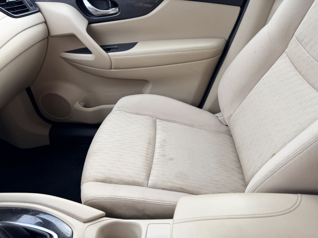Photo 12 of this NISSAN ROGUE