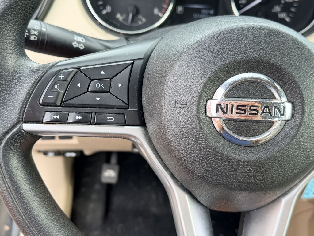 Photo 15 of this NISSAN ROGUE