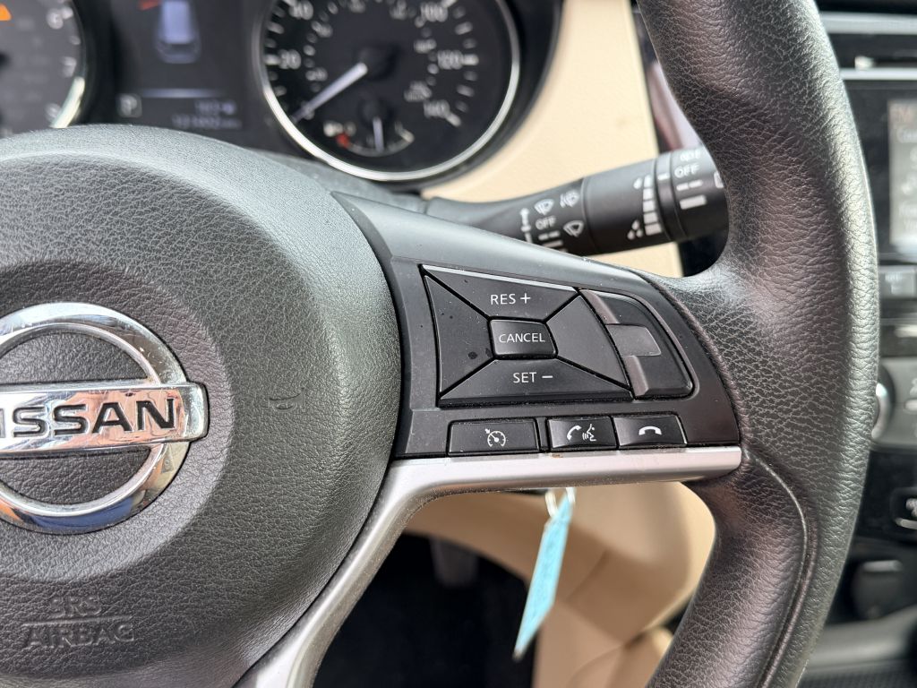 Photo 16 of this NISSAN ROGUE