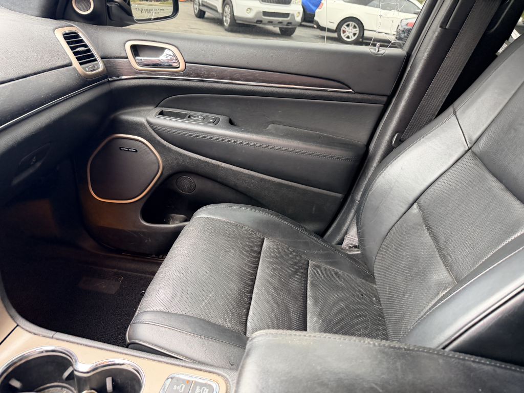 Photo 13 of this JEEP GRAND CHEROKEE