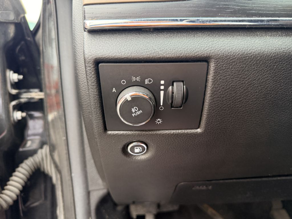 Photo 14 of this JEEP GRAND CHEROKEE
