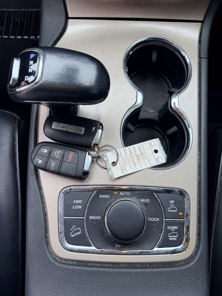 Photo 20 of this JEEP GRAND CHEROKEE