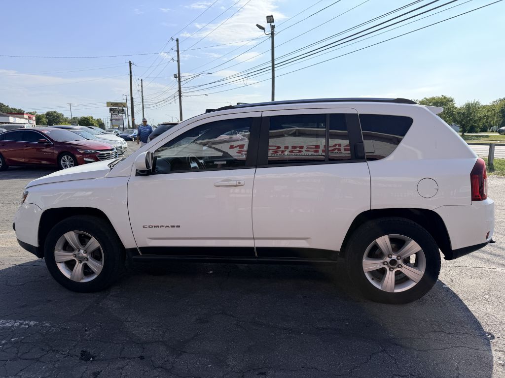 Photo 3 of this JEEP COMPASS