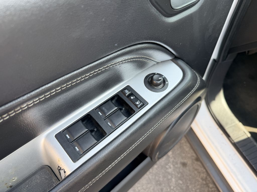 Photo 8 of this JEEP COMPASS