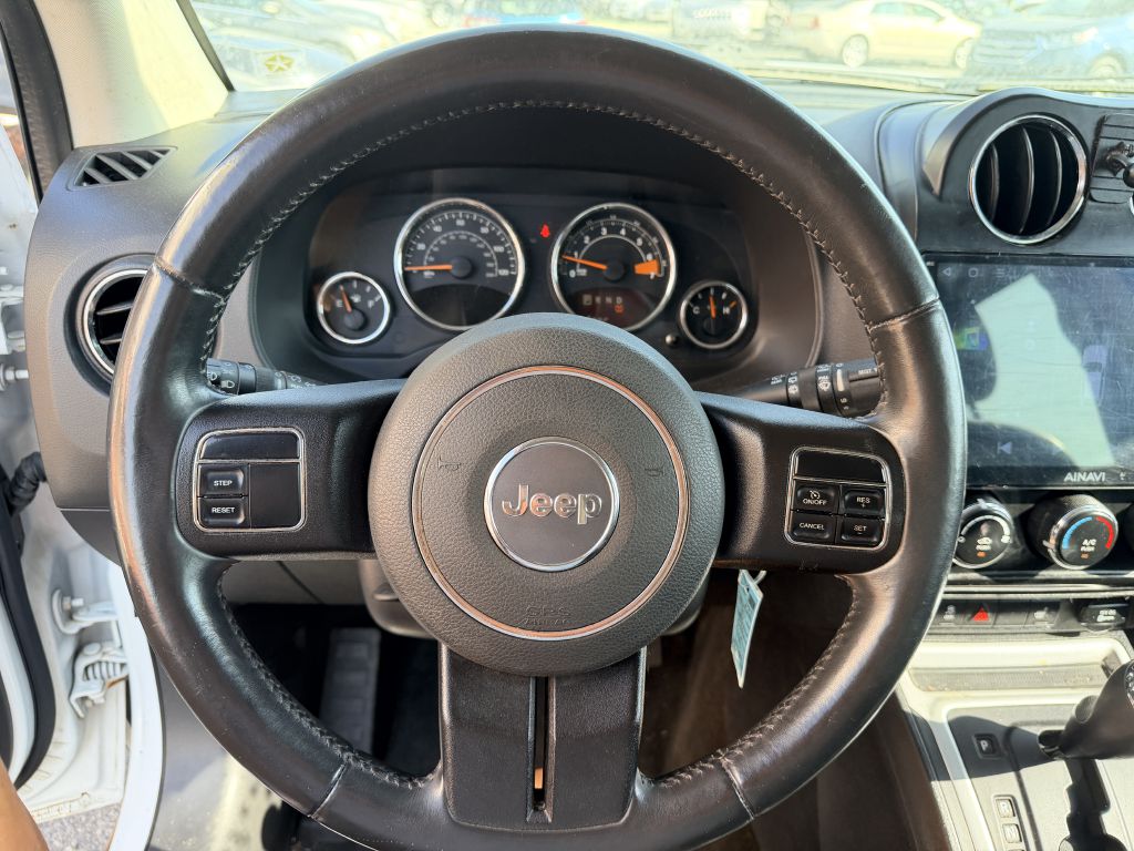 Photo 10 of this JEEP COMPASS