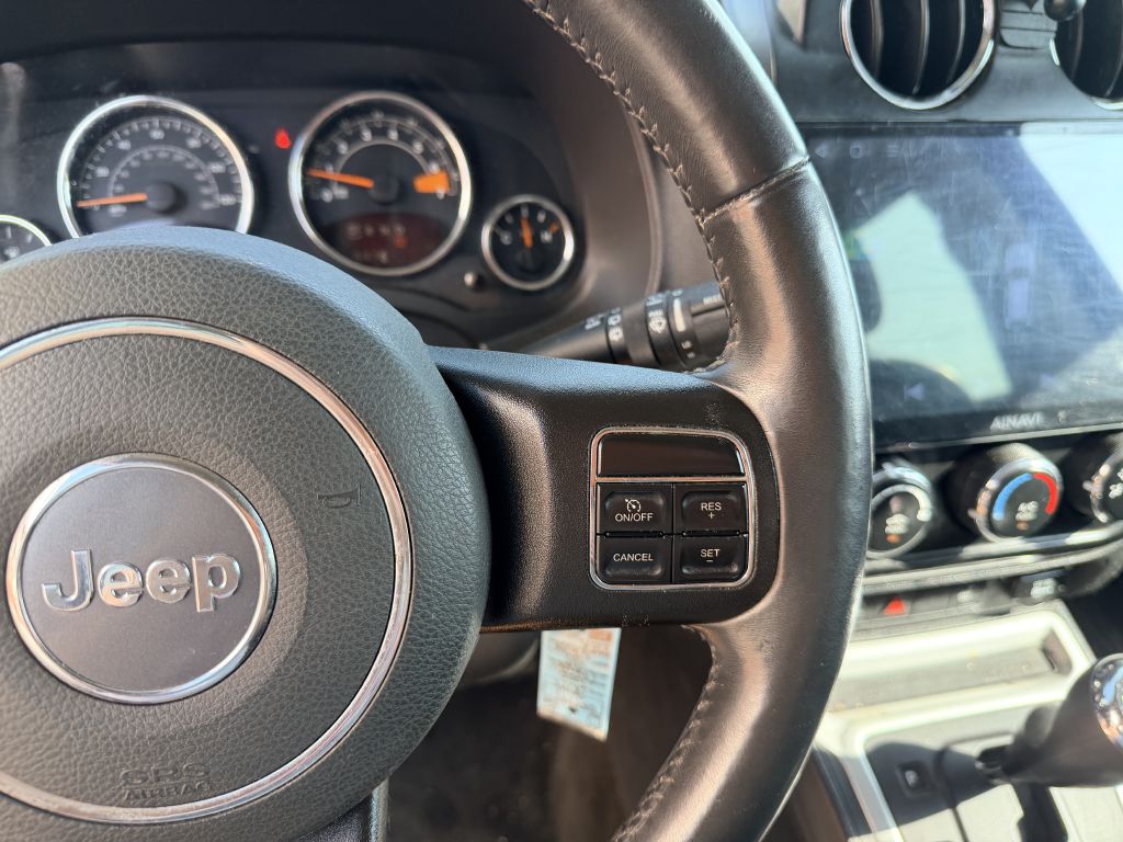 Photo 14 of this JEEP COMPASS