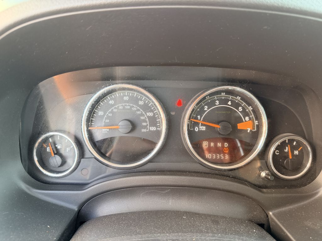 Photo 15 of this JEEP COMPASS