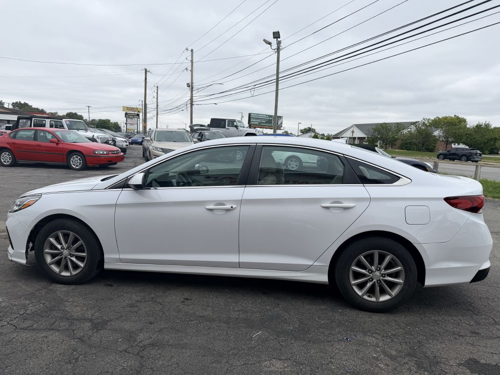 Photo 3 of this HYUNDAI SONATA