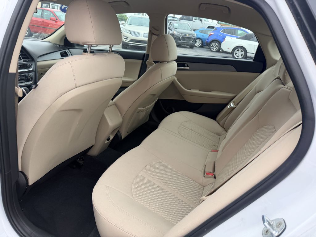 Photo 5 of this HYUNDAI SONATA