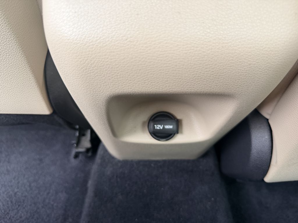 Photo 6 of this HYUNDAI SONATA