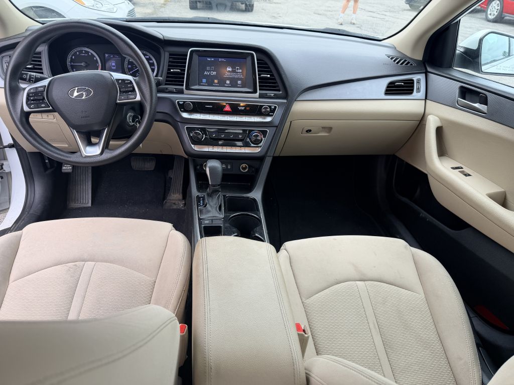 Photo 7 of this HYUNDAI SONATA