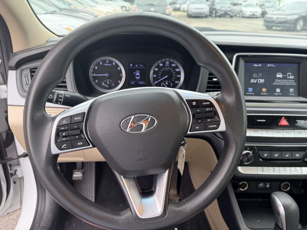 Photo 10 of this HYUNDAI SONATA