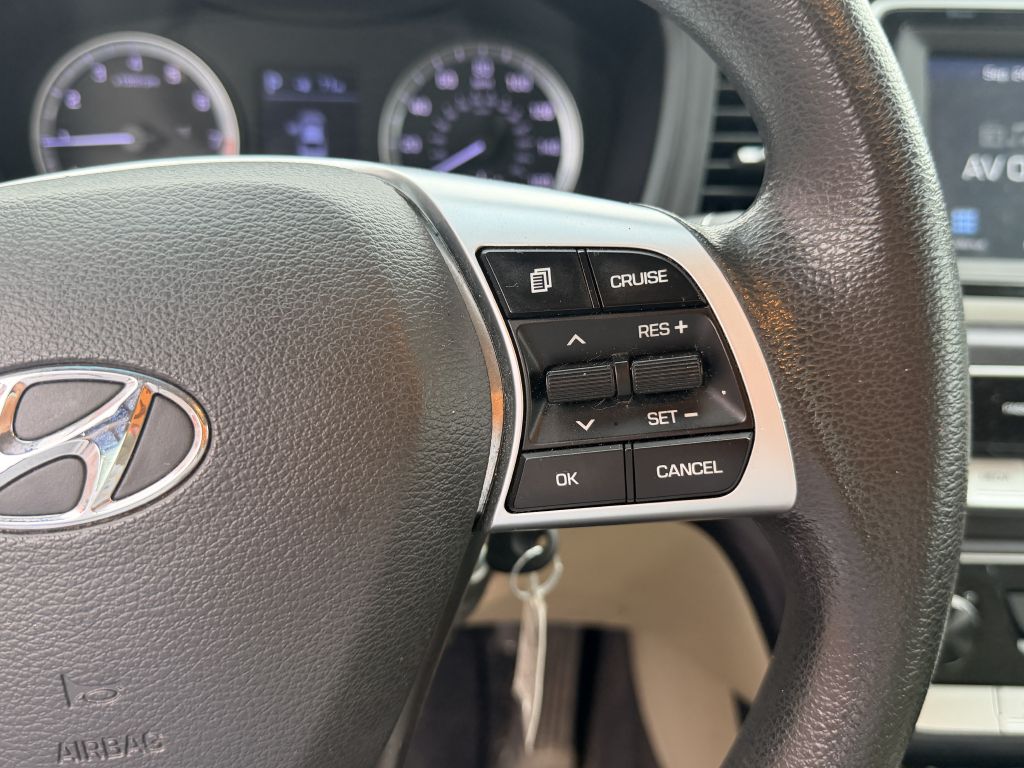 Photo 15 of this HYUNDAI SONATA