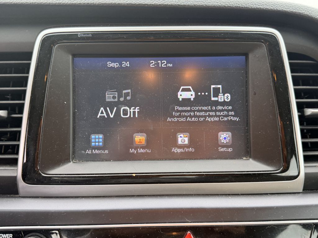 Photo 17 of this HYUNDAI SONATA
