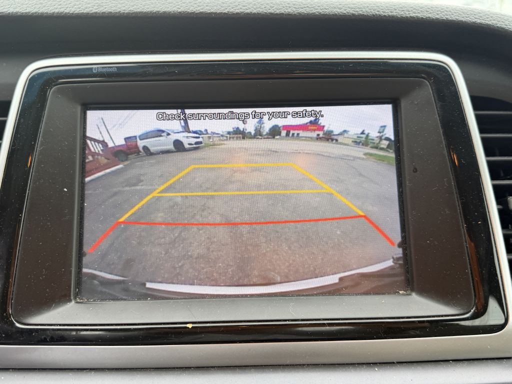 Photo 21 of this HYUNDAI SONATA