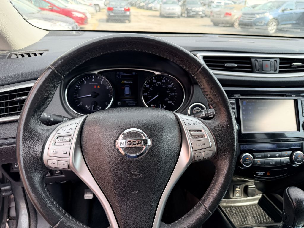 Photo 10 of this NISSAN ROGUE