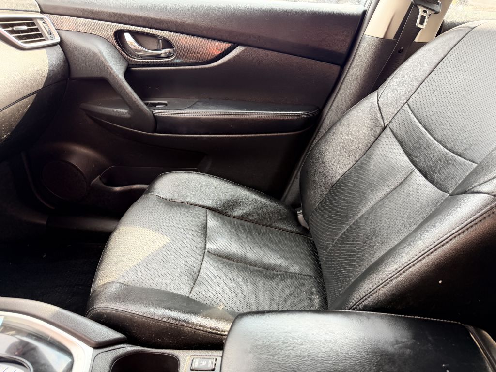 Photo 12 of this NISSAN ROGUE
