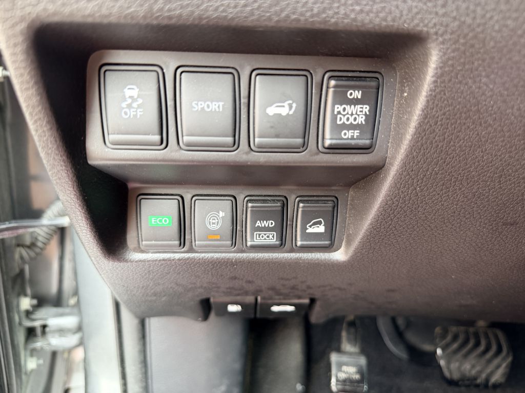 Photo 13 of this NISSAN ROGUE