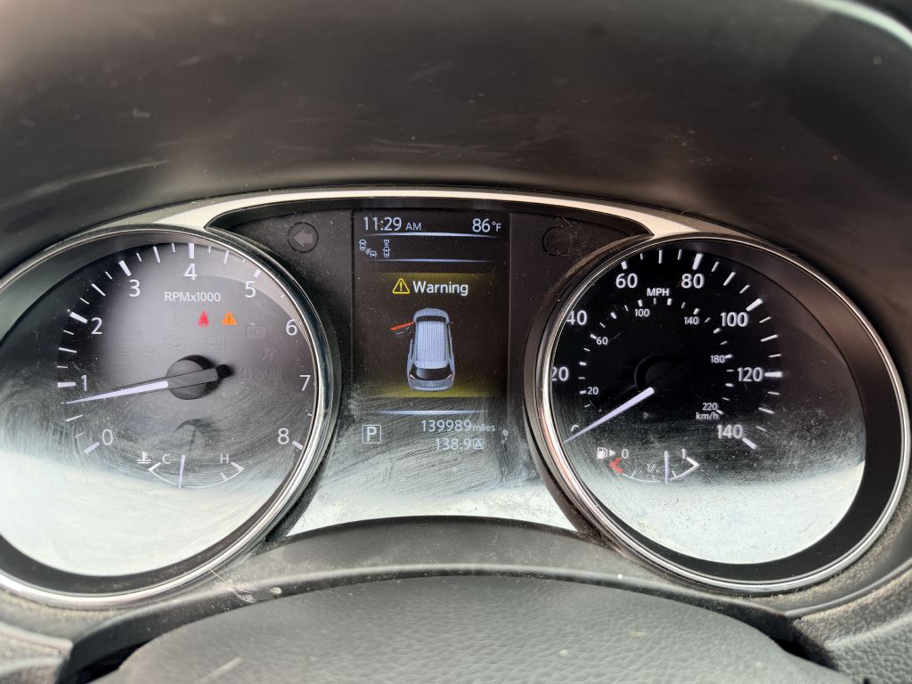 Photo 16 of this NISSAN ROGUE