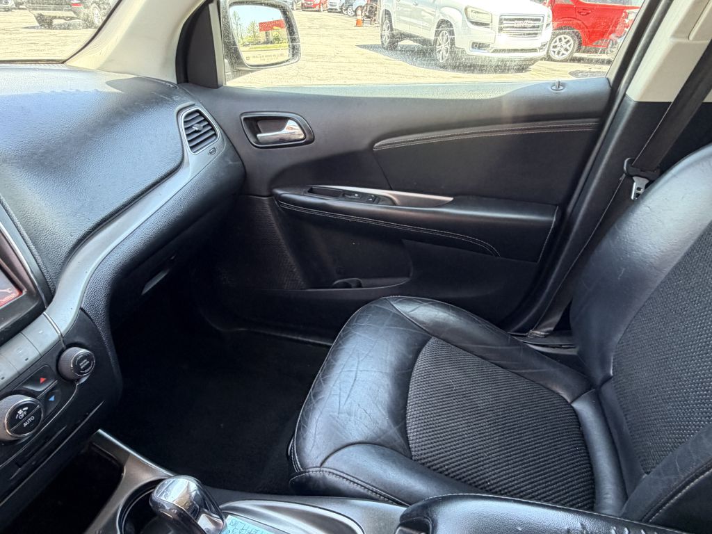 Photo 15 of this DODGE JOURNEY