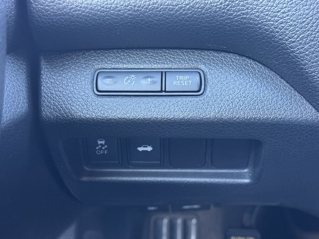 Photo 10 of this NISSAN ALTIMA