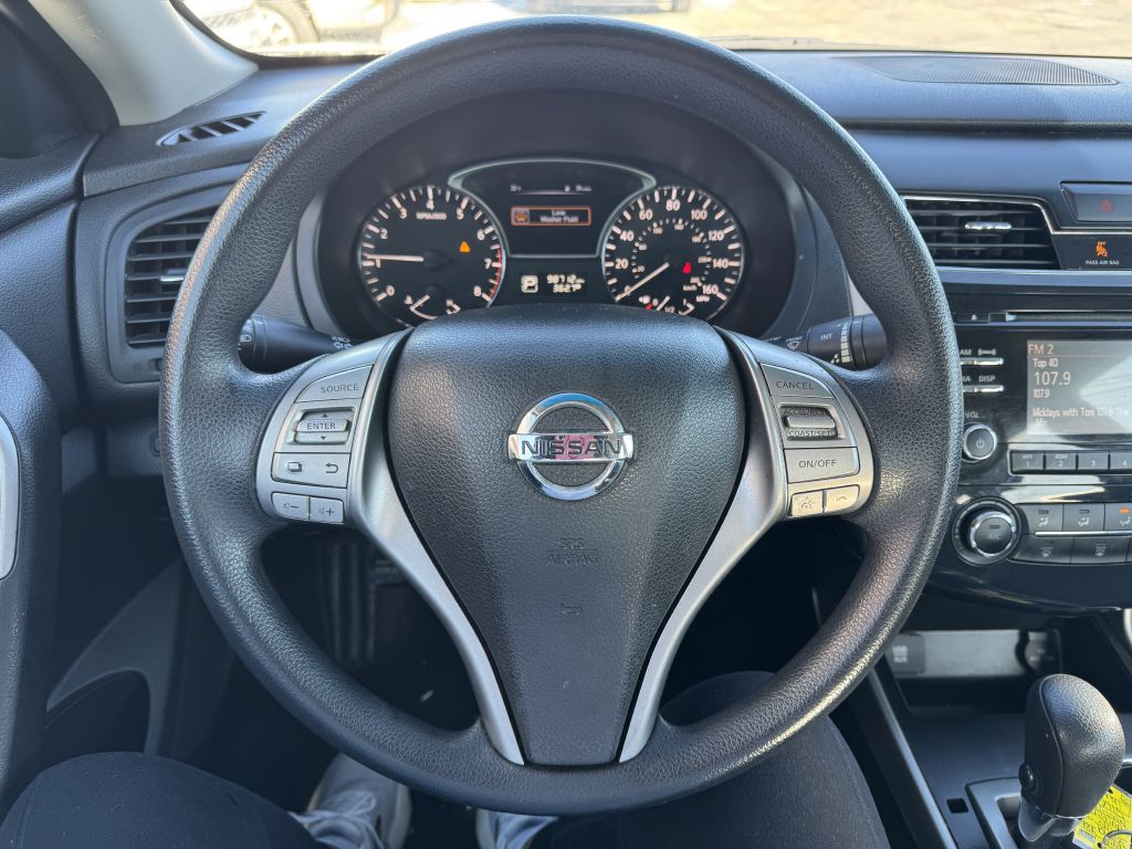 Photo 13 of this NISSAN ALTIMA