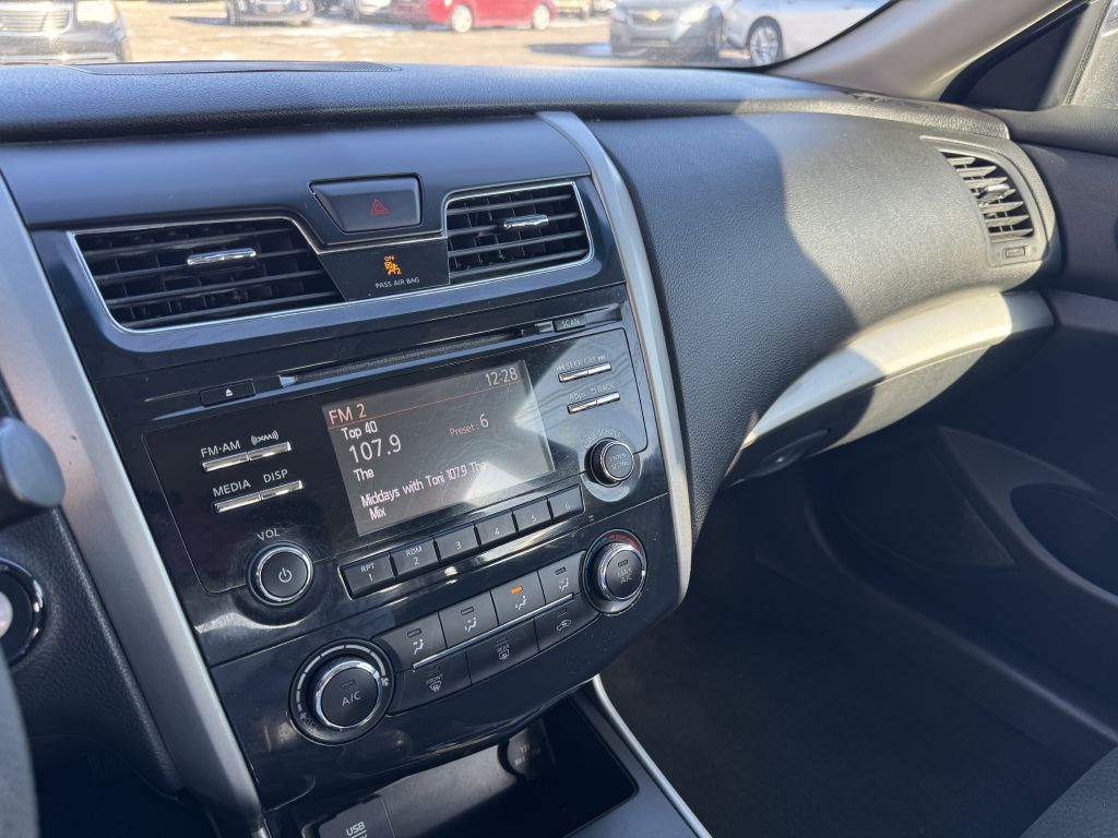 Photo 14 of this NISSAN ALTIMA