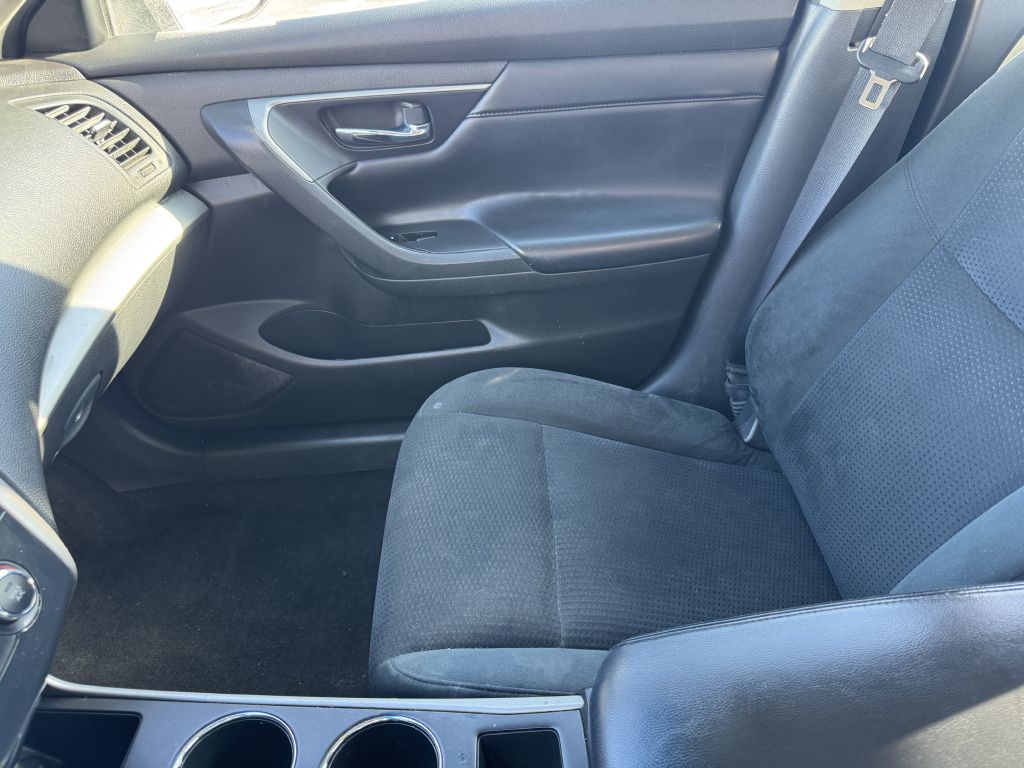 Photo 15 of this NISSAN ALTIMA