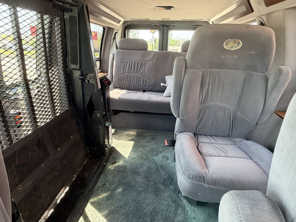 Photo 15 of this FORD ECONOLINE