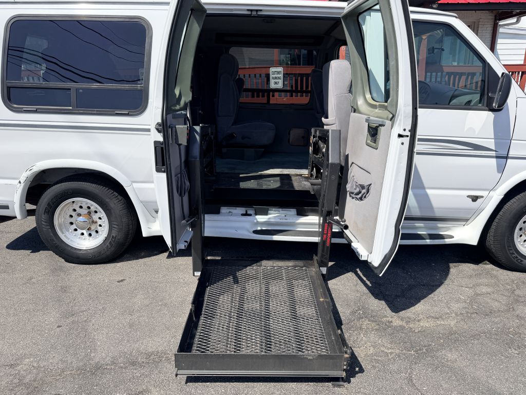 Photo 16 of this FORD ECONOLINE
